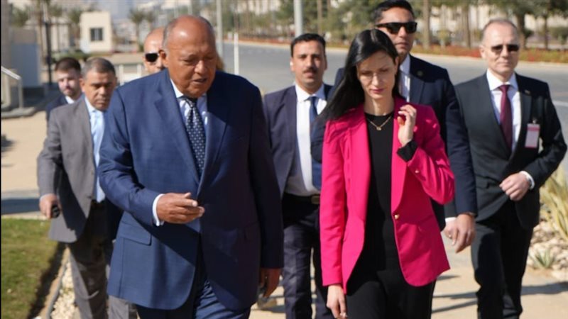 وزارة الخارجية ونظيرته