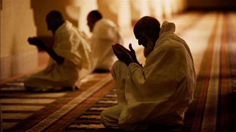حكم رفع اليدين بالدعاء