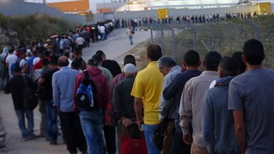 العمالة الأجنبية داخل الدولة سيئة السمعة.. الاحتلال يخطط للتخلي عن العمال الفلسطينيين للأبد.. ويلجأ للدول الآسيوية لاستغلال الأيدي العاملة الرخيصة 