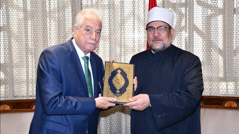 وزير الأوقاف ومحافظ
