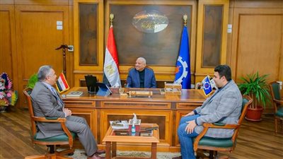 محافظ السويس يبحث آليات إنشاء جامعة تكنولوجية