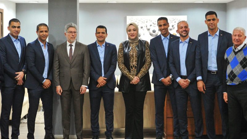 وزير الشباب والرياضة