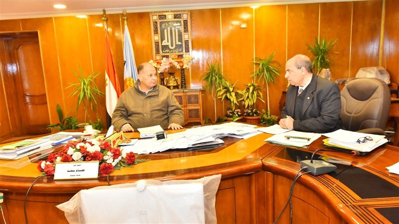 اجتماع محافظ أسيوط،