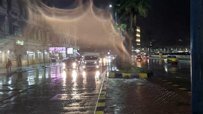أمطار ورعد وبرق تضرب شوارع وميادين الإسكندرية 