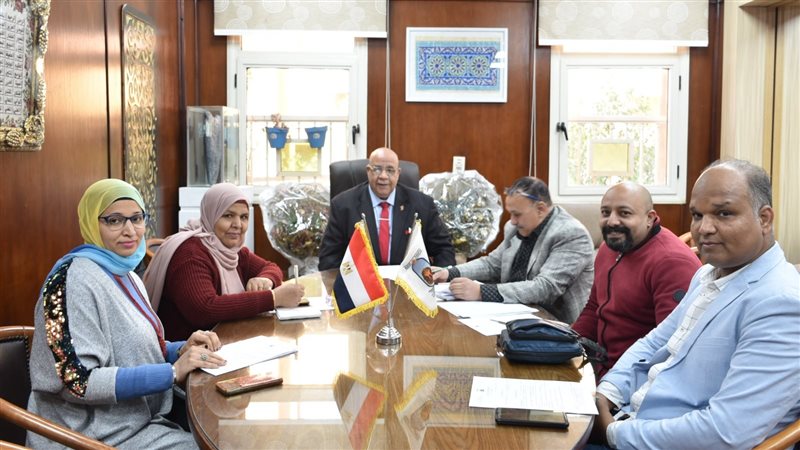 رئيس جامعة الأقصر،