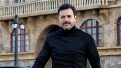 بدأ من الصفر بالمسرح، كواليس الانطلاقة الفنية لـ تيم حسن