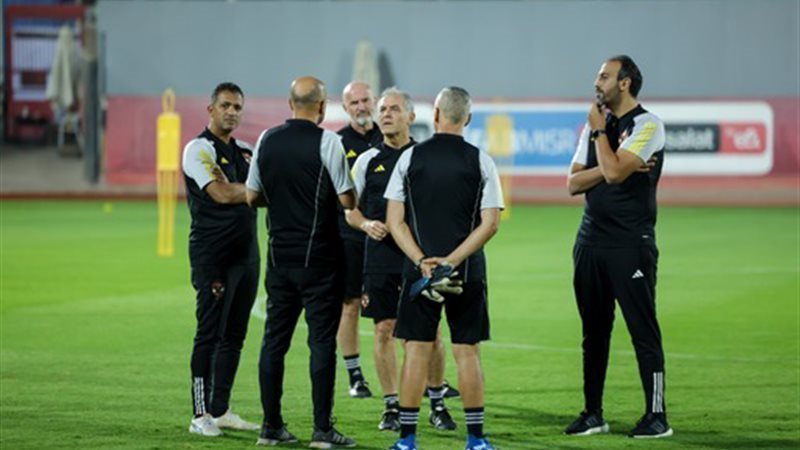 الجهاز الفني للنادي