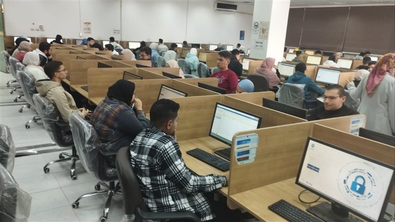 جانب من الامتحانات،