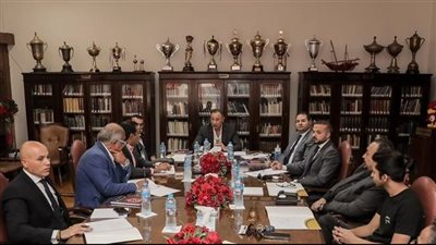 ترسيخًا للعلاقات الوطيدة بين الناديين الكبيرين، مجلس إدارة الأهلى يزور نادى الزمالك