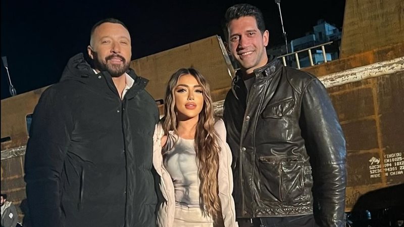 سارة سلامة وفريق
