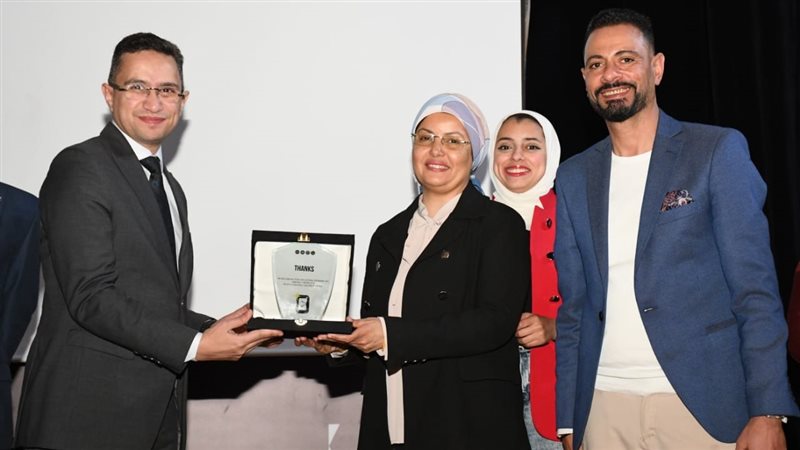 جامعة عين شمس، فيتو