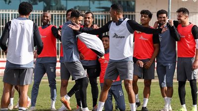 الزمالك يؤدي مرانه الصباحي قبل التوجه إلى الجزائر 