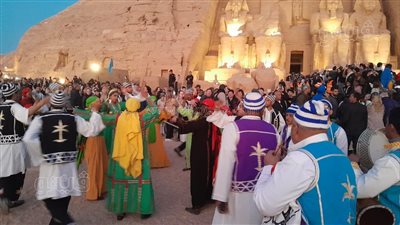 محافظ أسوان: أكثر من 4100 سائح أجنبى وزائر مصري شاهدوا ظاهرة تعامد الشمس (صور)