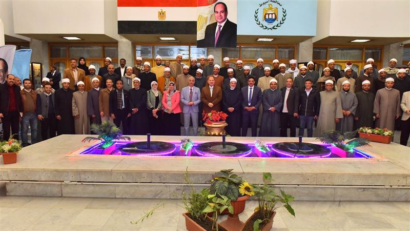 محافظة أسيوط تكرم