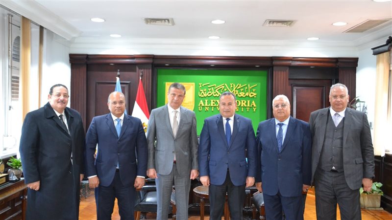 اجتماع رئيس جامعة