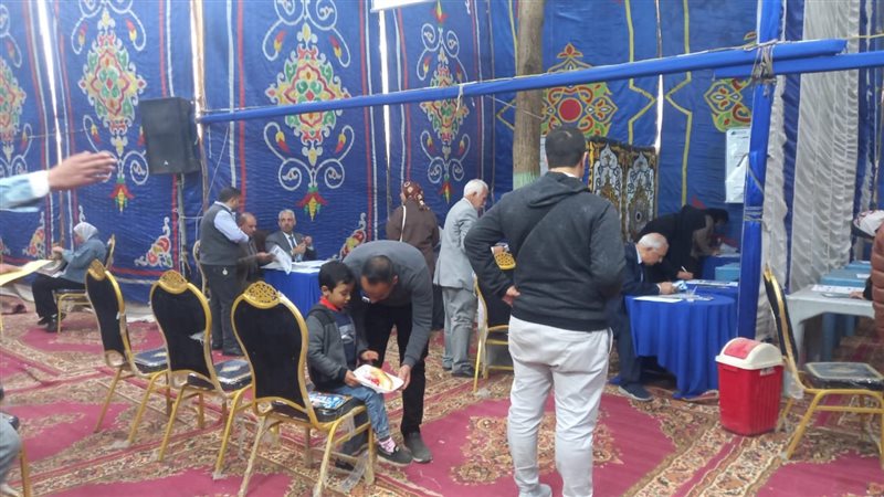 الناخبين يصطحبون