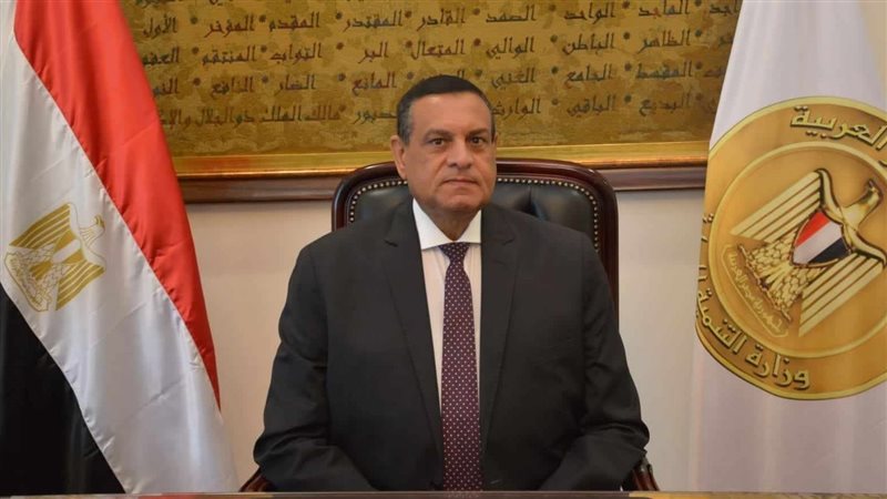 وزير التنمية المحلية،