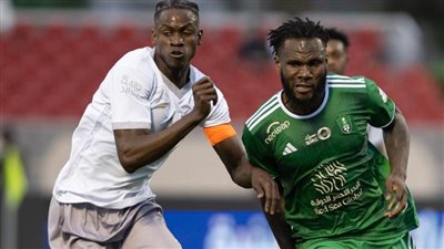 فيرمينيو يقود أهلي جدة لفوز مثير على الطائي في الدوري السعودي 