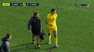 الدوري الفرنسي، مصطفى محمد يغادر ملعب مباراة نانت ولوريان مصابًا