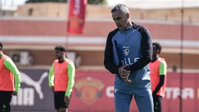 جلسة بين جوميز ولاعبي الزمالك، اعرف التفاصيل 