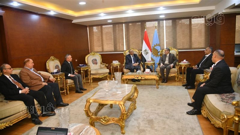 محافظ الغربية ونائب