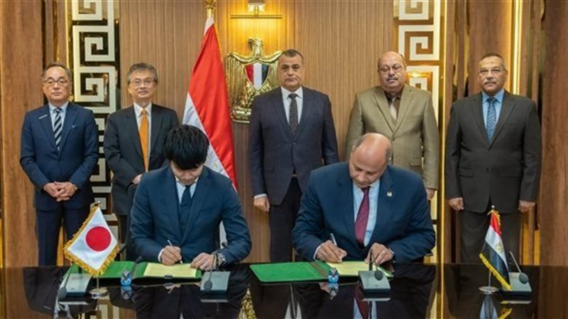 توقيع عقد تصنيع مشترك