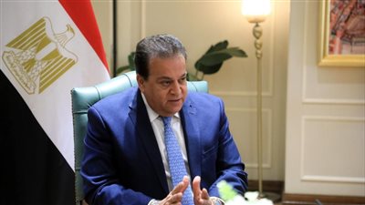 وزير الصحة يبحث إضافة دواء جديد لبروتوكول علاج سرطان الكبد