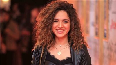رنا رئيس تخضع لجراحة عاجلة بعد تعرضها لأزمة صحية طارئة