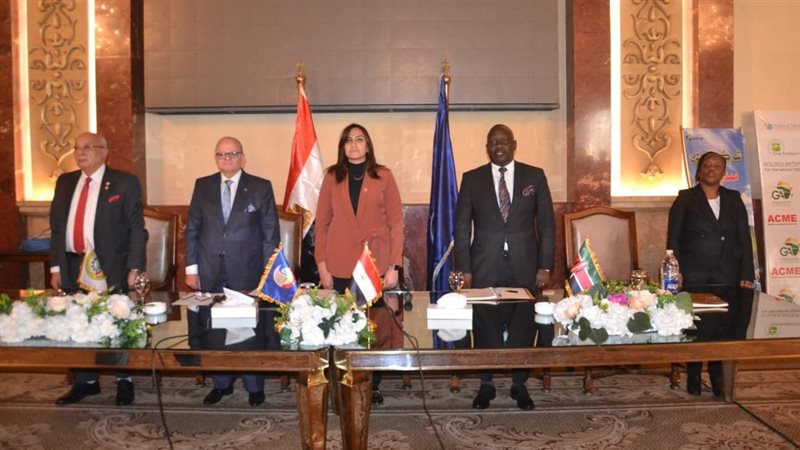 مؤتمر مشترك بين رجال