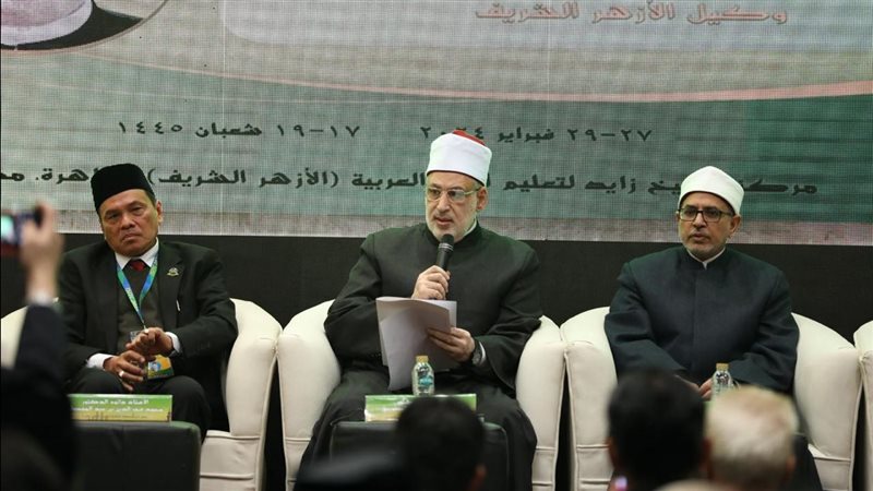  الدكتور محمد الضويني،