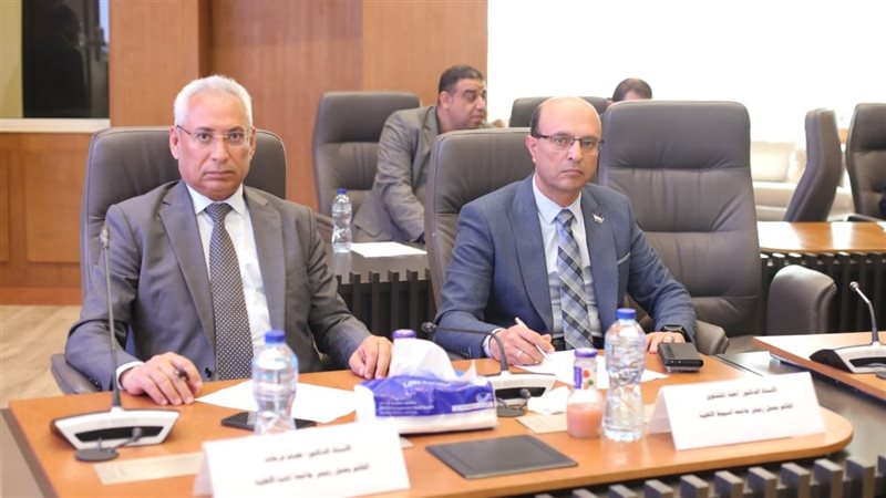 رئيس جامعة أسيوط،