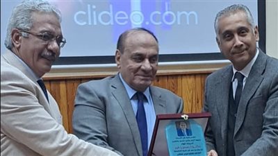 سمير فرج يحاضر لطلاب طب أسنان الأزهر عن تحديات الأمن القومي المصري 