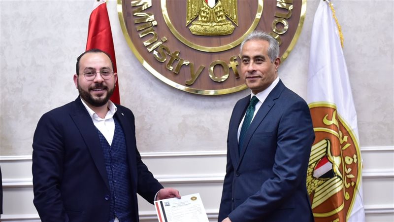 حسن شحاتة وزير العمل،فيتو