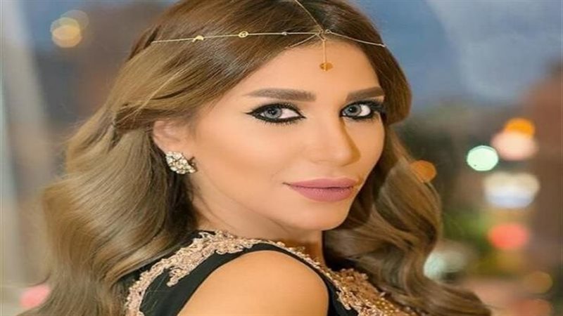 الفنانة السورية سارة
