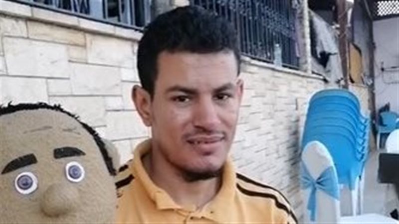 شاب من قنا يتحدث