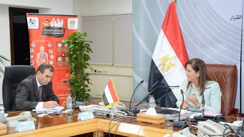 وزيرة التخطيط خلال