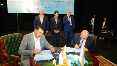 محافظ بني سويف ووزير الرياضة يشهدان توقيع بروتوكول بين جامعة النهضة ومراكز الشباب