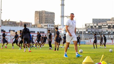 الزمالك يدخل معسكرًا مغلقًا ببرج العرب استعدادًا لـ توسكر الكيني 