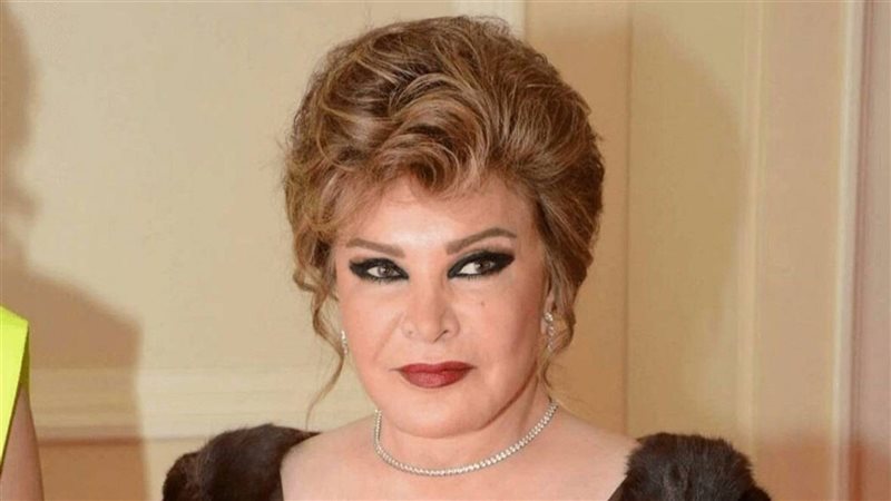 الفنانة صفية العمرى