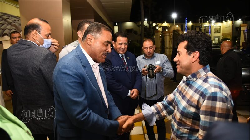 محافظ مطروح يستقبل