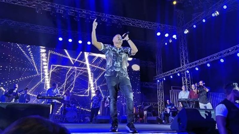 النجم عمرو دياب