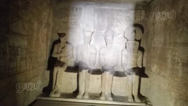 تعامد الشمس على تمثال