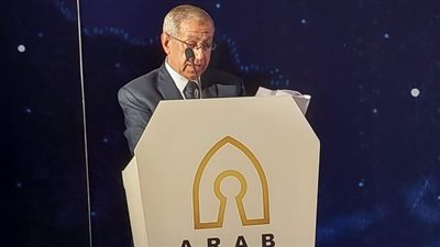 خبراء اقتصاد وتكنولوجيا يفتحون 