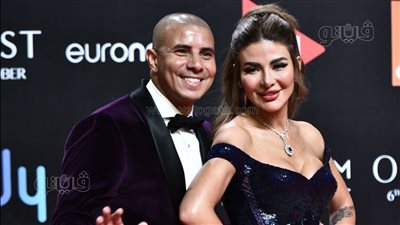 محمد زيدان وزوجته على الريد كاربت في ختام مهرجان الجونة السينمائي|صور