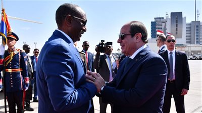 بدء مباحثات السيسي والبرهان بالقاهرة لدعم جهود استعادة الاستقرار والتنمية بالسودان