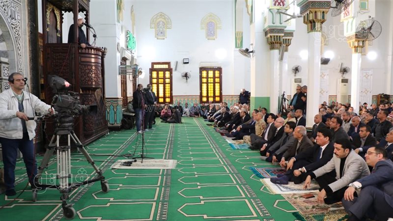 وزير الأوقاف يلقي