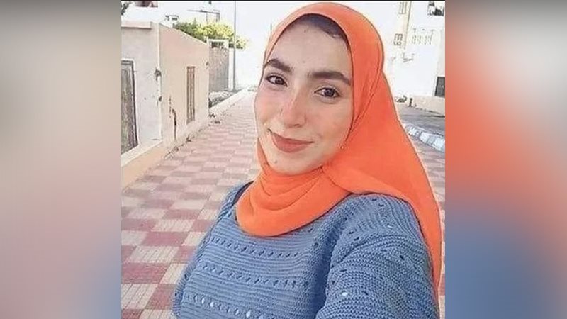 طالبة جامعة العريش،