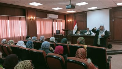 الإنتاج الحربي تنظم ندوتين توعويتين للعاملين بالشركات حول مخاطر الزواج المبكر