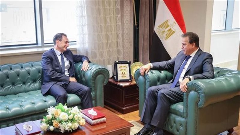 لقاء وزير الصحة بالسفير