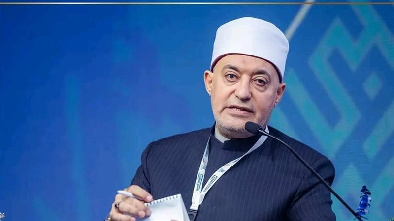 الدكتور نظير عياد،